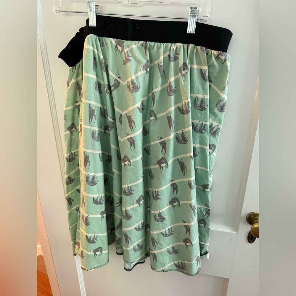 Summer sloth skirt! 3x, custom made, cotton with elastic waistband,100% adorable